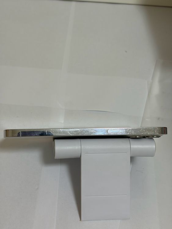 ���Хåƥ꡼82% SIM�ե꡼ iPhone12ProMax 128GB ����С�