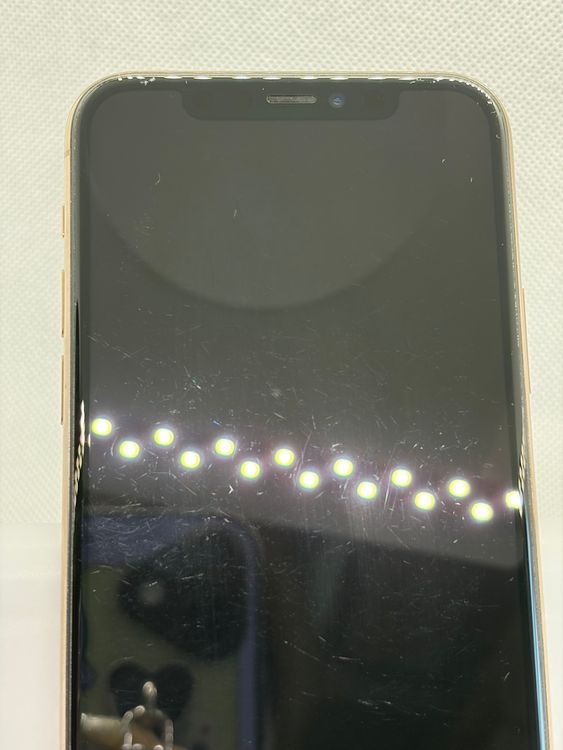 ���Хåƥ꡼95% SIM�ե꡼ iPhone11Pro 256GB �������