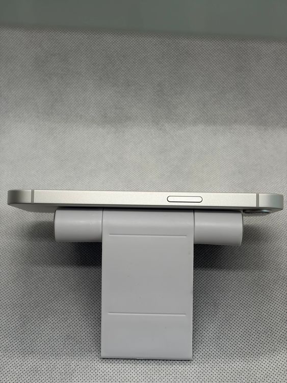 ������̤���� SIM�ե꡼ iPhone17e 256GB �ۥ磻��