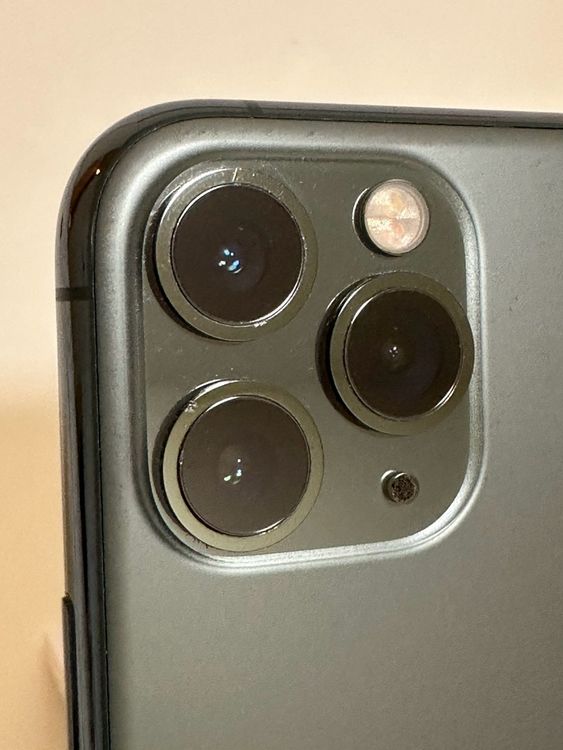 ���Хåƥ꡼83% SIM�ե꡼ iPhone11Pro 256GB �ߥåɥʥ��ȥ��꡼��