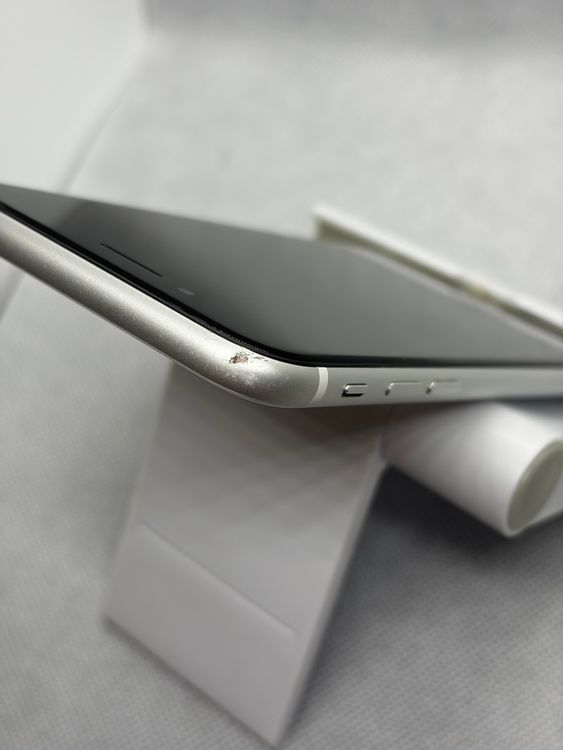 ���Хåƥ꡼100% SIM�ե꡼ iPhoneSE ��2���� 128GB �ۥ磻��