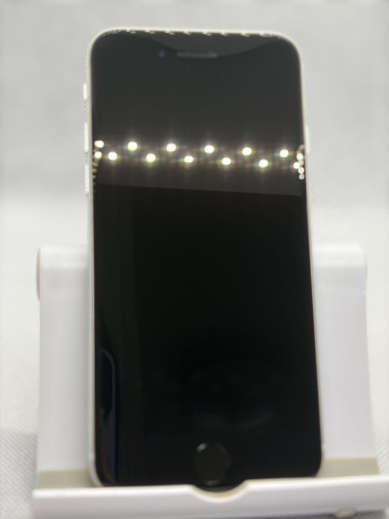 ������ SIM�ե꡼ iPhoneSE ��2���� 128GB �ۥ磻�� �Хåƥ꡼81%