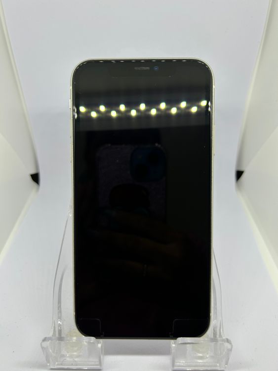 ��SIM�ե꡼ iPhone11  64GB �ۥ磻�� �Хåƥ꡼74%