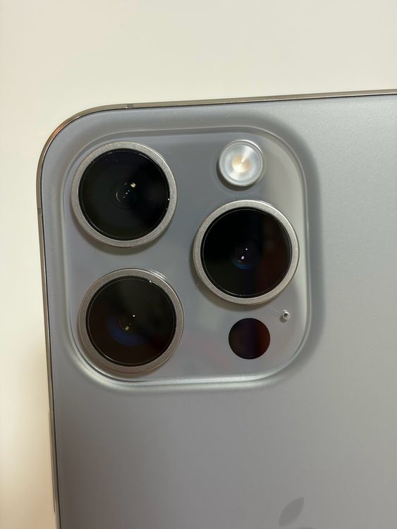 ��SIM�ե꡼ iPhone15Pro 128GB �ʥ���������˥���