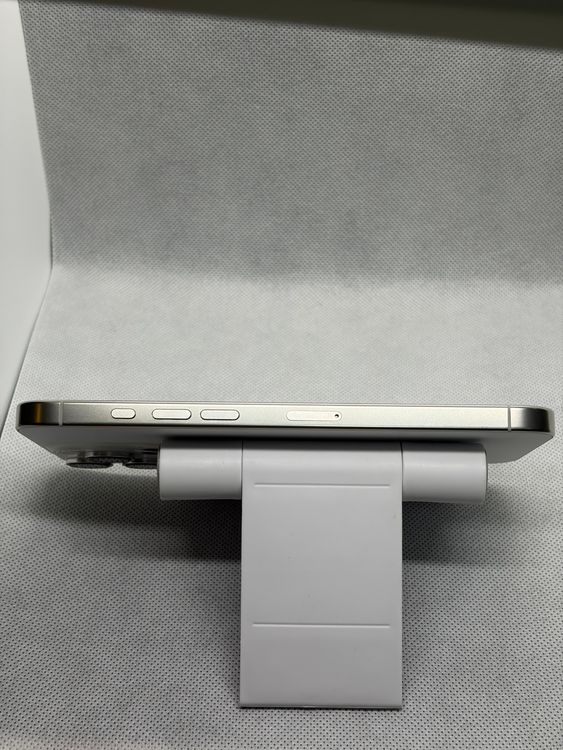 ������̤���� SIM�ե꡼ iPhone16ProMax 512GB �ۥ磻�ȥ����˥���