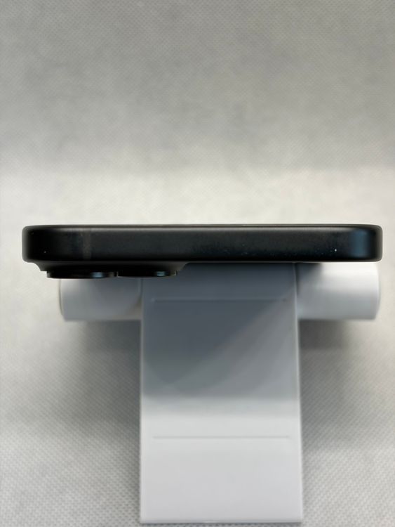 ���Хåƥ꡼85% SIM�ե꡼ iPhone15Plus 256GB �֥�å�