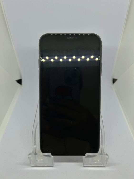 ��SIM�ե꡼ iPhone11  128GB �֥�å�