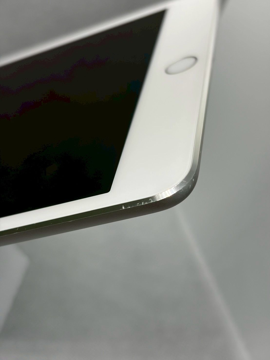 ムスビー｜○バッテリー95% SIMフリー iPad mini 第4世代 16GB