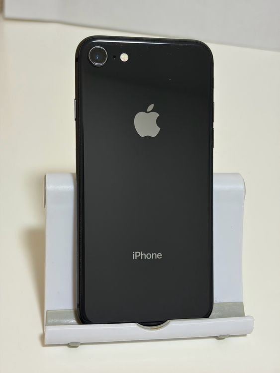 ��SIM�ե꡼ iPhone8 64GB ���ڡ������쥤