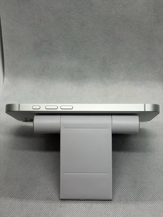 ������̤���� SIM�ե꡼ iPhone17e 256GB �ۥ磻��