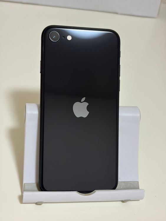 ���Хåƥ꡼89% SIM�ե꡼ iPhoneSE ��3���� 128GB �ߥåɥʥ���