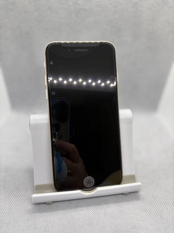 ������̤���� SIM�ե꡼ iPhoneSE ��3���� 64GB �������饤��