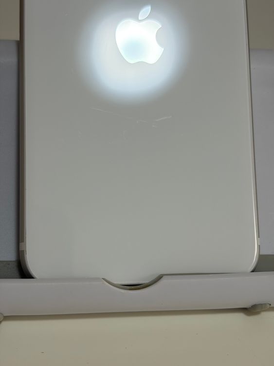 ��SIM�ե꡼ iPhoneSE ��2���� 64GB �ۥ磻��
