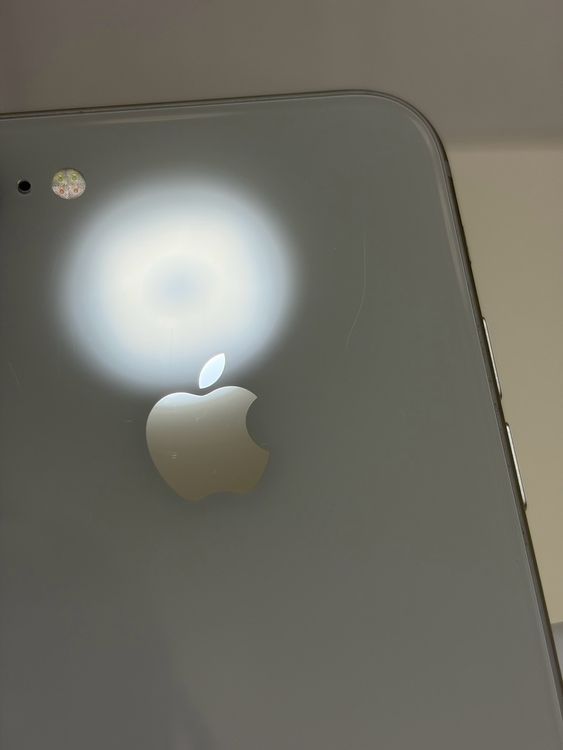 ���Хåƥ꡼84% ���� SIM�ե꡼ iPhone8 64GB ����С�