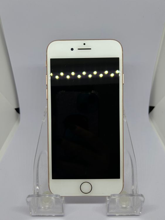 ��SIM�ե꡼ iPhone8  64GB ������� �Хåƥ꡼76%