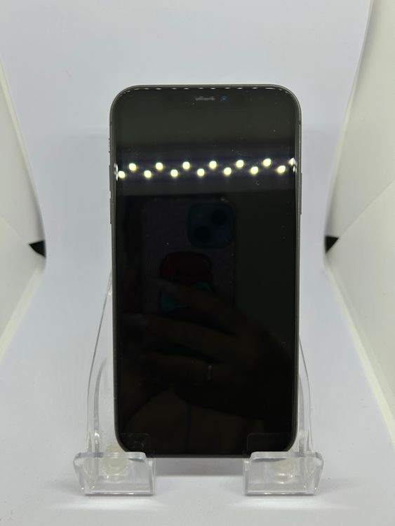 ��SIM�ե꡼ iPhone11  64GB �֥�å�