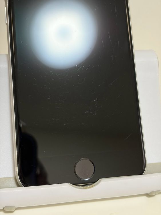 ��SIM�ե꡼ iPhoneSE ��2���� 64GB �ۥ磻��