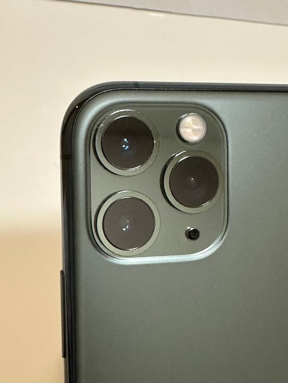���Хåƥ꡼81% SIM�ե꡼ iPhone11Pro 64GB �ߥåɥʥ��ȥ��꡼��