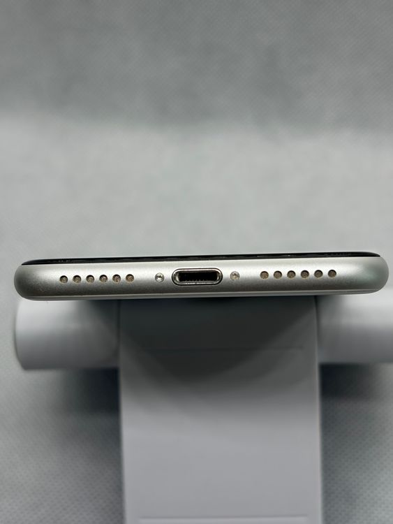 ������Ʊ�� SIM�ե꡼ iPhoneSE ��2���� 256GB �ۥ磻�� �Хåƥ꡼89%