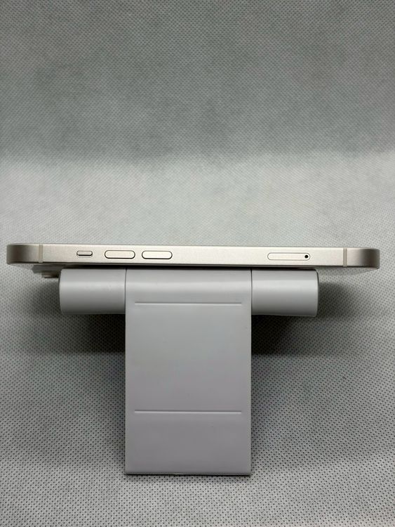 ���Хåƥ꡼84% Ķ���� SIM�ե꡼ iPhone14 128GB �������饤��
