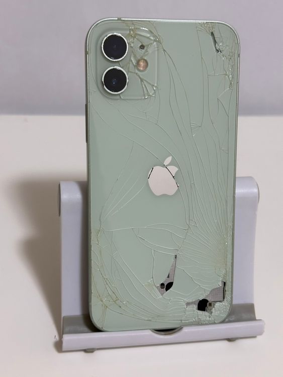 ���Хåƥ꡼80% SIM�ե꡼ iPhone12 128GB ���꡼��