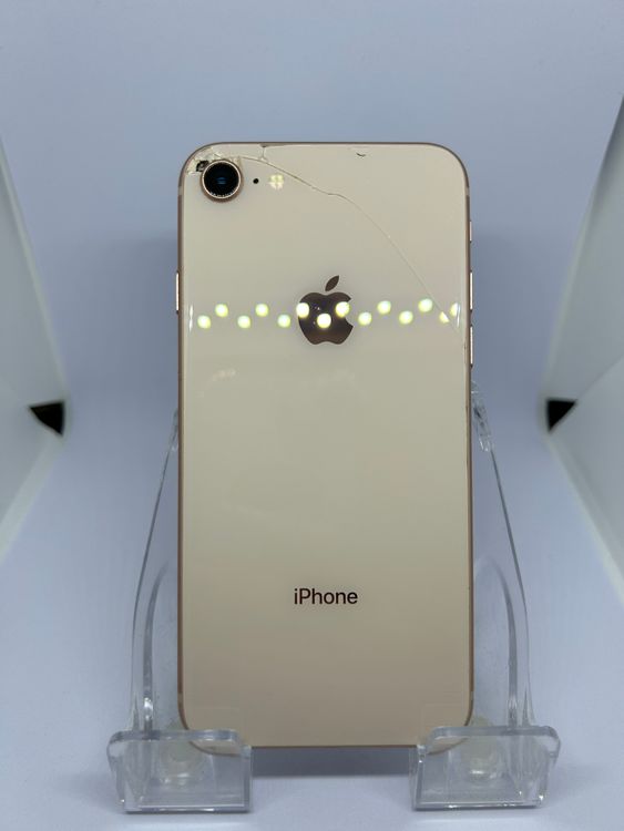 ��SIM�ե꡼ iPhone8  64GB ������� �Хåƥ꡼76%