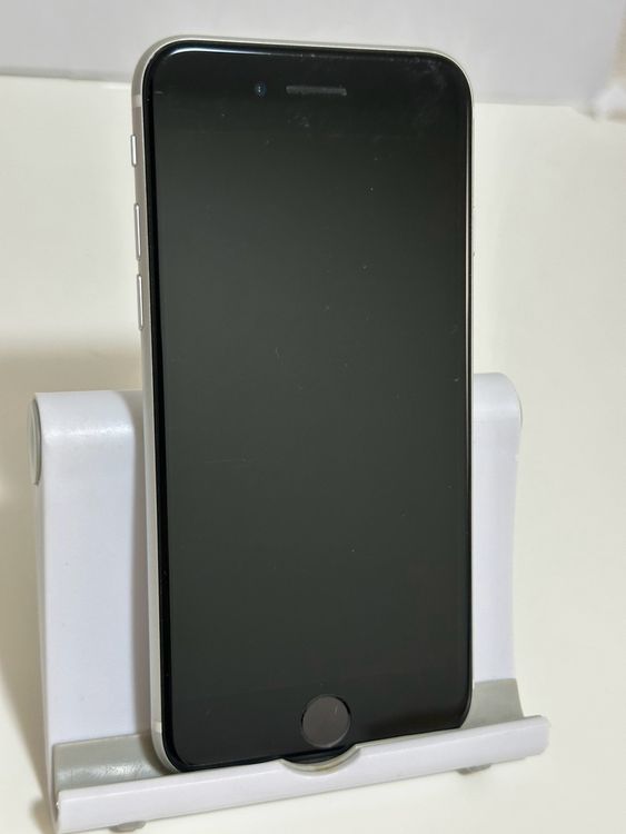 ���Хåƥ꡼80% SIM�ե꡼ iPhoneSE ��2���� 64GB �ۥ磻��