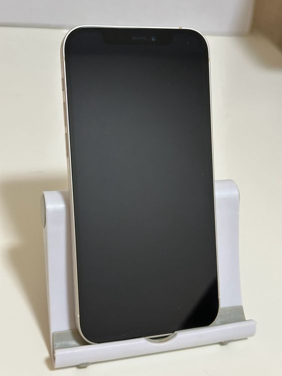 ���Хåƥ꡼86% SIM�ե꡼ iPhone12 64GB �֥�å�