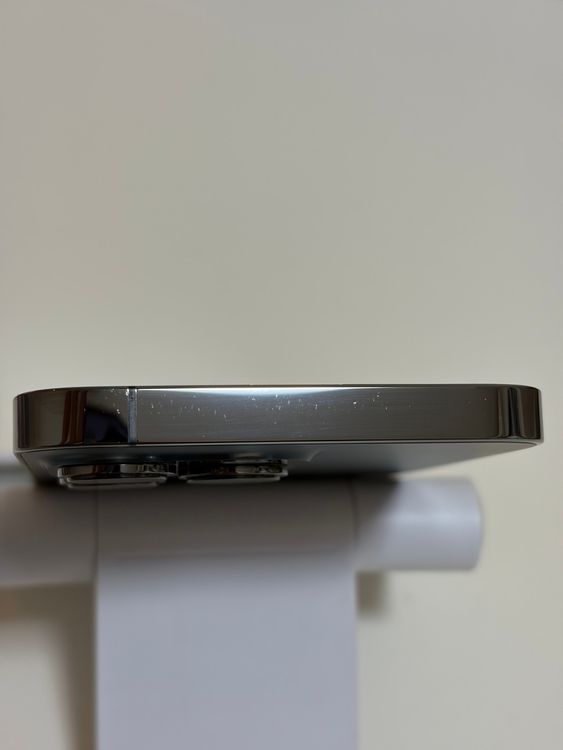 ���Хåƥ꡼84% Ķ���� SIM�ե꡼ iPhone13Pro 128GB ����ե�����