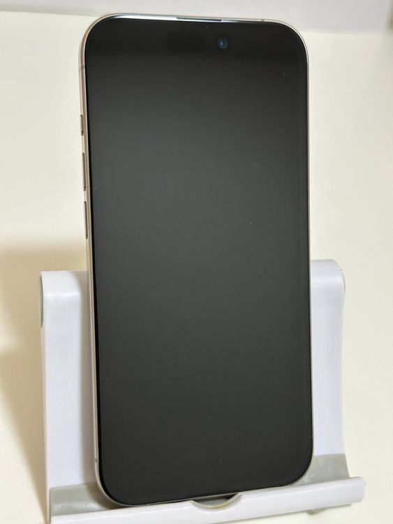 ���Хåƥ꡼84% Ķ���� SIM�ե꡼ iPhone15Pro 256GB �ʥ���������˥���