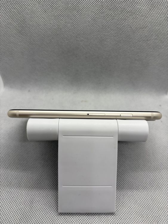 ���Хåƥ꡼100% SIM�ե꡼ iPhoneSE ��3���� 64GB �������饤��