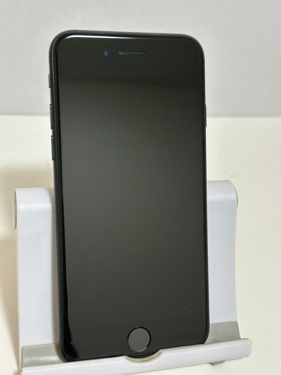 ���Хåƥ꡼85% SIM�ե꡼ iPhoneSE ��3���� 64GB �ߥåɥʥ���