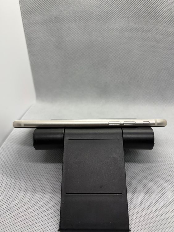 ���ϥԥͥ��ͥå� SIM�ե꡼ iPhoneSE ��3���� 64GB �������饤�� �Хåƥ꡼87%