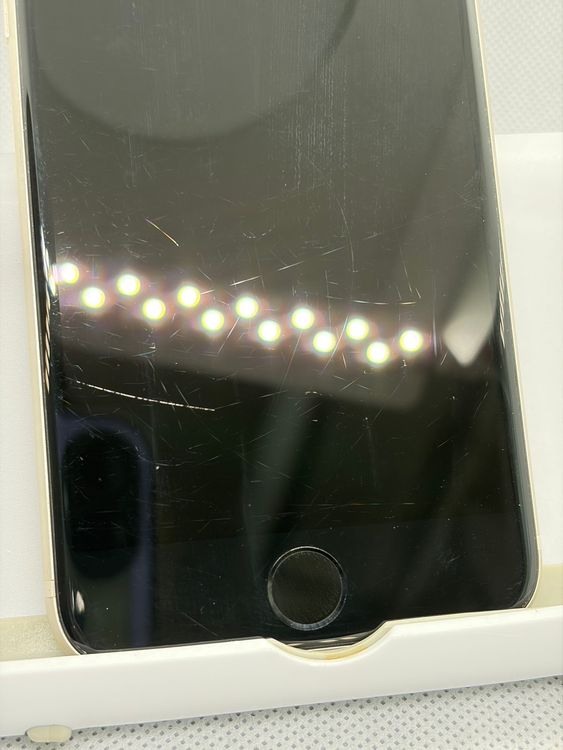 ���ϥԥͥ��ͥå� SIM�ե꡼ iPhoneSE ��3���� 64GB �Хåƥ꡼88%