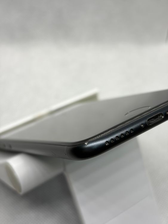 ���Хåƥ꡼86% SIM�ե꡼ iPhoneSE ��3���� 128GB �ߥåɥʥ���