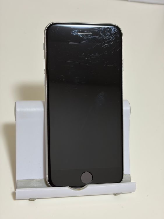 ���Хåƥ꡼81% SIM�ե꡼ iPhoneSE ��2���� 64GB �ۥ磻��