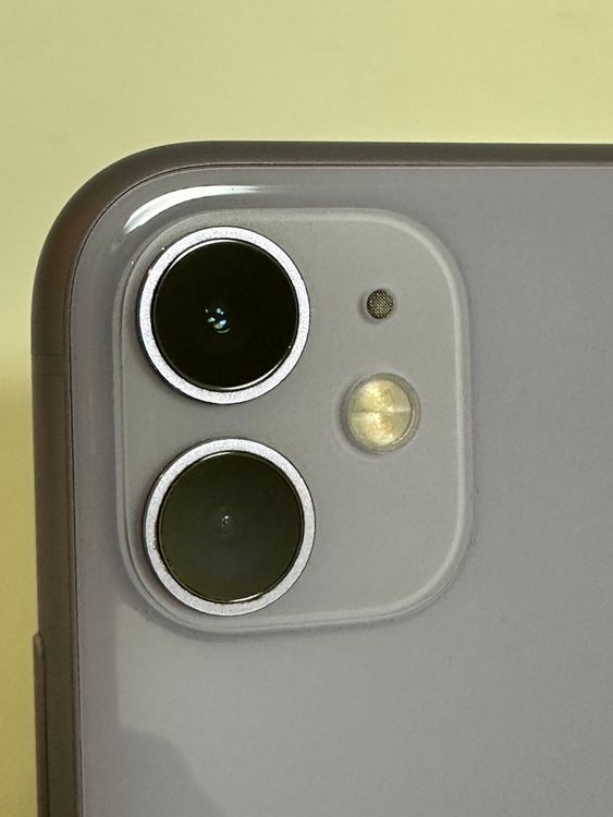 ���Хåƥ꡼81% SIM�ե꡼ iPhone11 64GB �ѡ��ץ�
