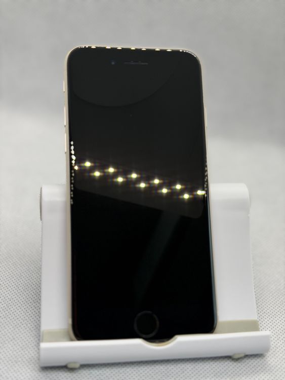 ������ SIM�ե꡼ iPhoneSE ��3���� 64GB �������饤��