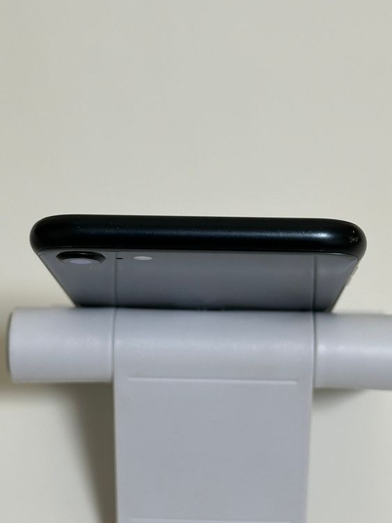 ��SIM�ե꡼ iPhoneSE ��3���� 64GB �ߥåɥʥ���