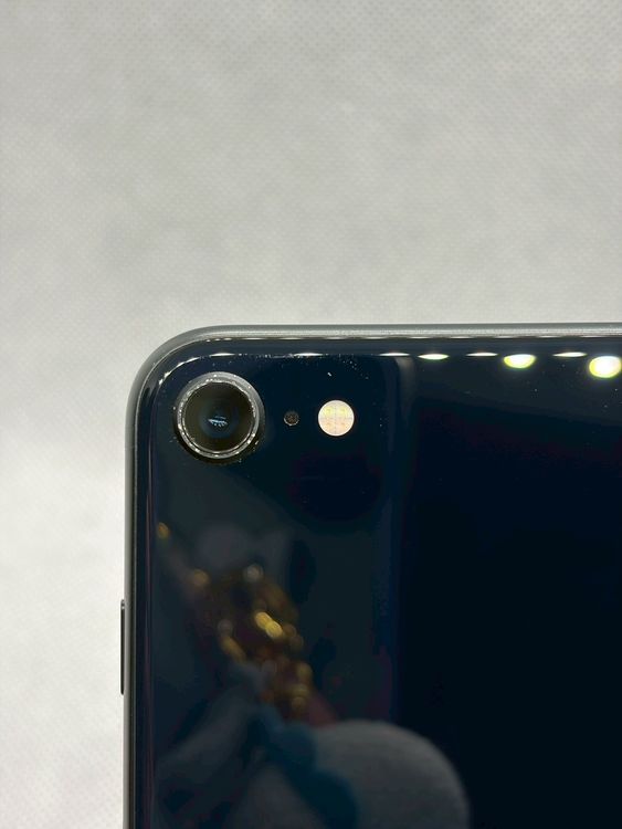 ���Хåƥ꡼83% ���� SIM�ե꡼ iPhoneSE ��3���� 64GB �ߥåɥʥ���