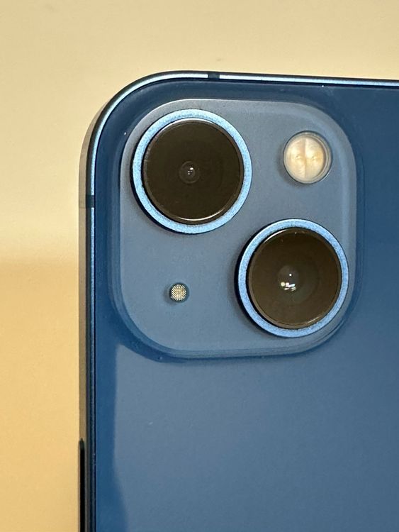 ���Хåƥ꡼82% SIM�ե꡼ iPhone13 256GB �֥롼