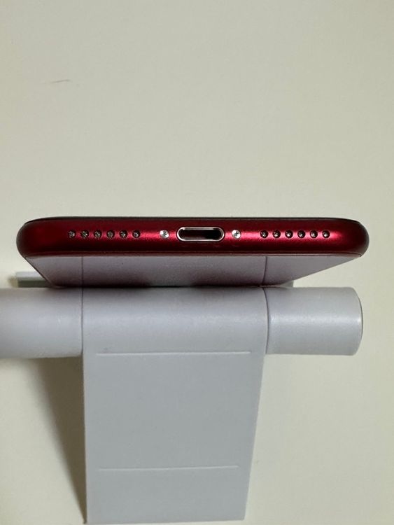 ��̤������ �Хåƥ꡼100% SIM�ե꡼ iPhoneSE ��3���� 64GB ��å�