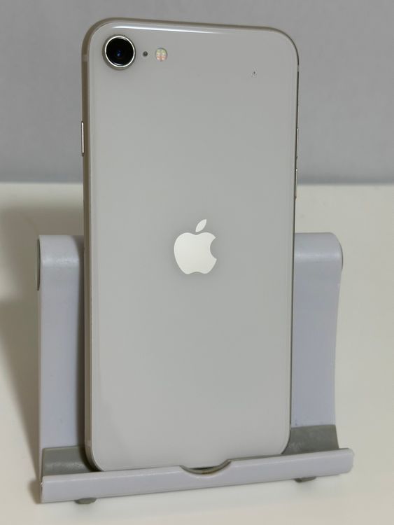 ���Хåƥ꡼98% SIM�ե꡼ iPhoneSE ��3���� 64GB �������饤��
