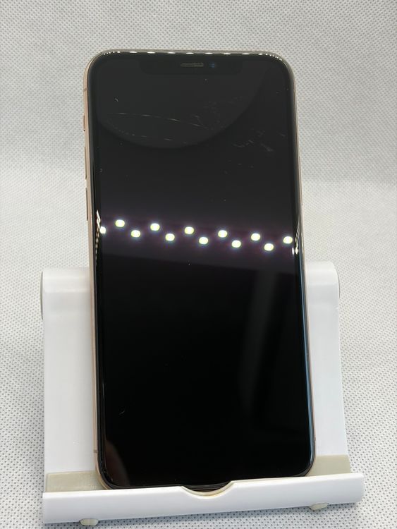 ���Хåƥ꡼89% SIM�ե꡼ iPhone11Pro 64GB �������