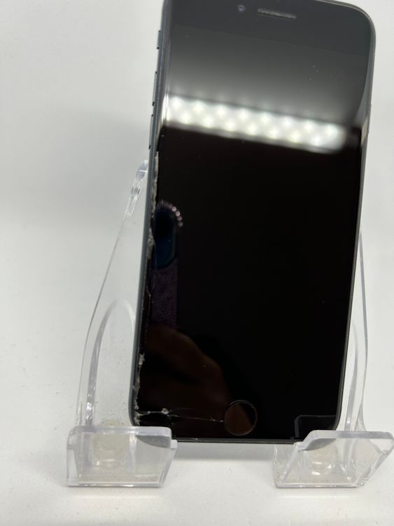 ��SIM�ե꡼ iPhoneSE��3����  64GB �ߥåɥʥ��� �Хåƥ꡼85%