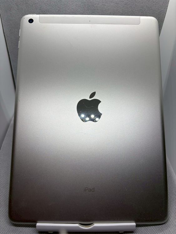 ���Хåƥ꡼80% iPad ��5���� 32GB ����С�