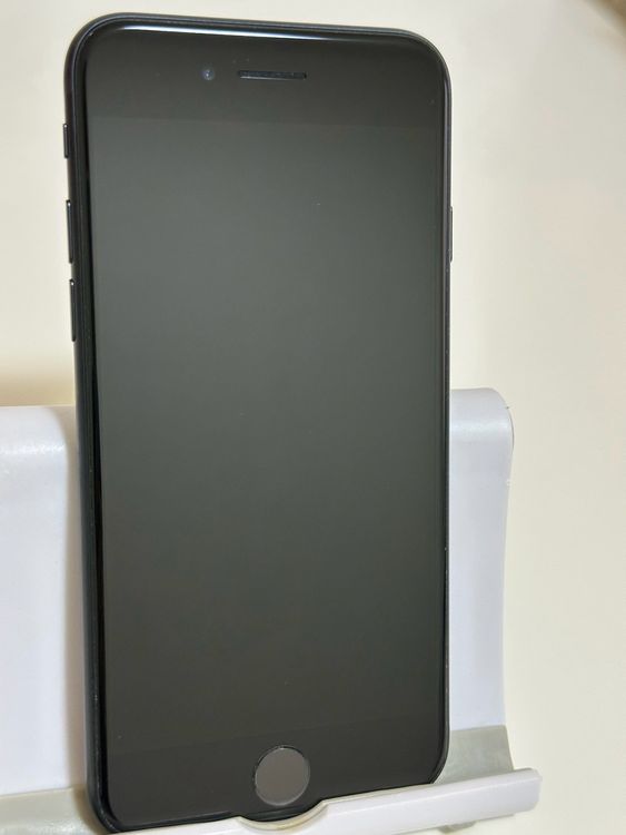 ������Ʊ�� SIM�ե꡼ iPhoneSE ��3���� 64GB �ߥåɥʥ���