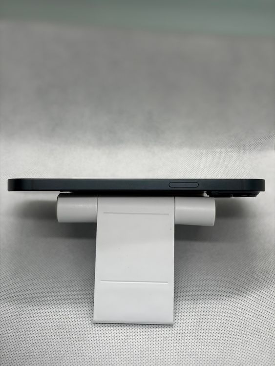 ���Хåƥ꡼87% SIM�ե꡼ iPhone14Plus 128GB �ߥåɥʥ���