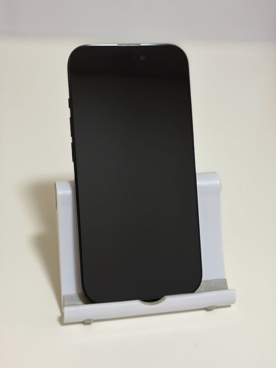 ���Хåƥ꡼84% SIM�ե꡼ iPhone15 128GB �֥�å�