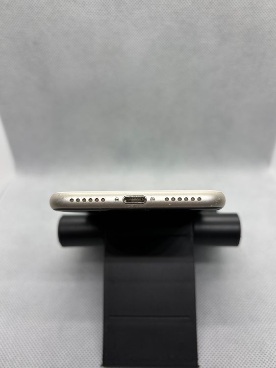 ���ϥԥͥ��ͥå� SIM�ե꡼ iPhoneSE ��3���� 64GB �������饤�� �Хåƥ꡼86%